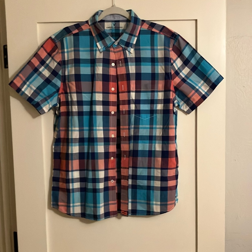American Eagle short sleeve button up shirt